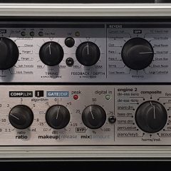 Siderack mit Compressor, Gate, Hall und Effekt Siderack mit Compressor, Gate, Hall und Effekt